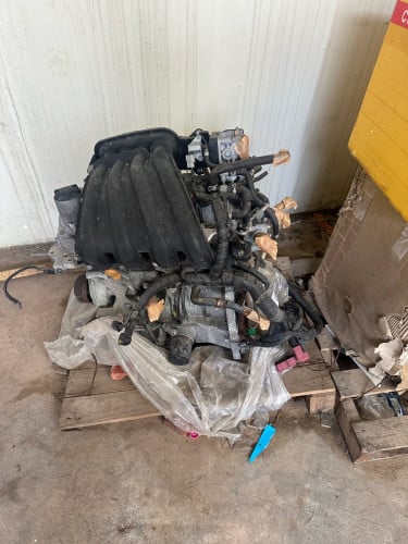 លក់ម៉ាសុីននិងរអប់លេខ ឡាន Nissan TiiDa 2008