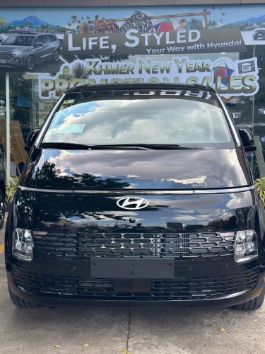 Staria 11 កៅអី