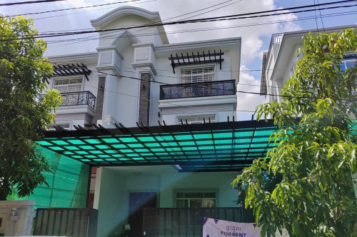 Twin Villa for Rent at Reussey Keo