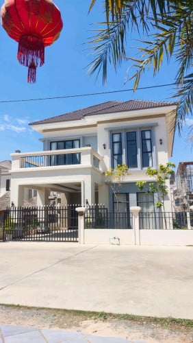 វីឡាទោលក្បែរក្រុងជាប់ផ្សារប្លង់រឹងផ្ទេរកម្មសិទ្ធិ100%