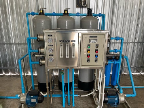 ម៉ាស៊ីនទឹកបរិសុទ្ធខ្នាត​ 750L/1h នៅថ្មីមិនទាន់ប្រេីពីព្រោះគ្មានអ្នកដឹកជញ្ជូន