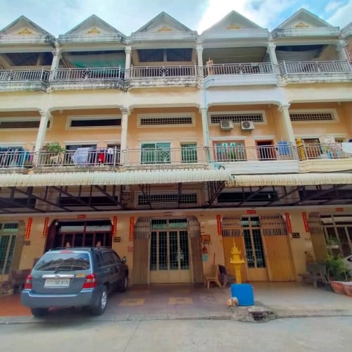 ផ្ទះល្វែងក្នុងក្រុងលកយក្រោមទីផ្សា