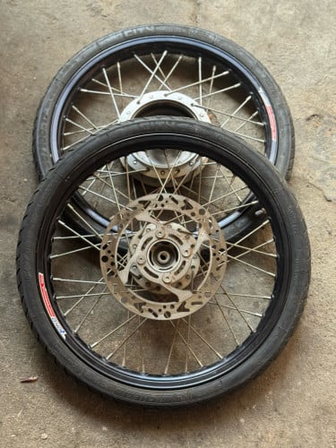 កាំរាយស្ព័រសម្រាប់ 17" PCX BEAT CLICK SCOOPY សំបកMichelin