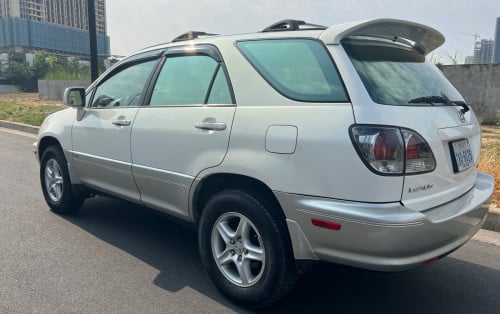 Lexus RX 300  2001 to 2002 Years Car Rental