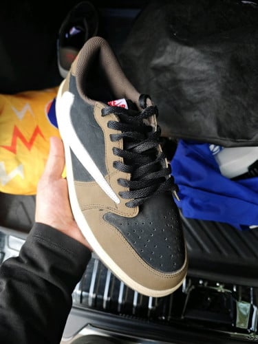 ស្បែកជើងចូដិន Travis Scott Jordan 1 Low OG mocha - Size 45 AJ1