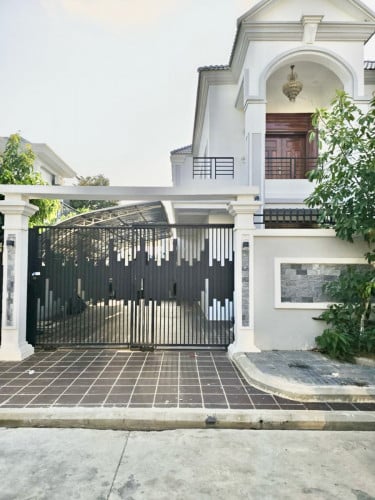 ផ្ទះវីឡាថ្មីជួល