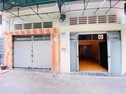 ផ្ទះ2ល្វែងសំរាប់លក់បន្ទាន់តំលៃមួយល្វែង 75000$