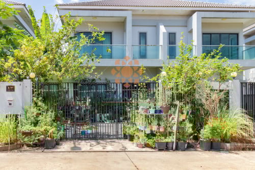 វីឡាភ្លោះ​សម្រាប់លក់ក្នុងបុរីទេសចរណ៍-ក្រុងសៀមរាប/3 Bedrooms Twin-Villa for Sale in Siem Reap City