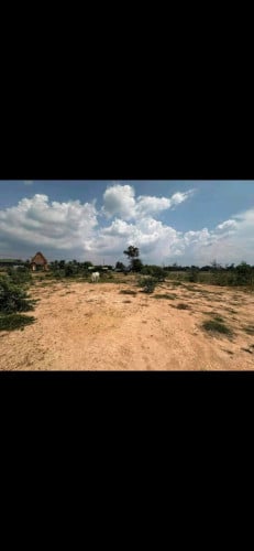 ដីលក់ជិតលោកយាយម៉ៅ  ជាប់ផ្លូវជាតិលេខ 4 និងមានផ្លូវបុកទៅរមណីដ្ឋាន គីរីរម្យ ទៀត តម្លៃ ១ម៉ែតដើរ