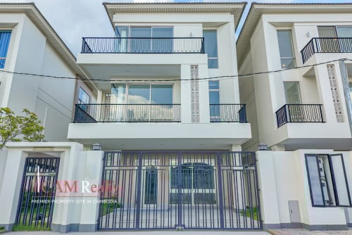 ផ្ទះវីឡាចាស្មីនសម្រាប់លក់ក្នុង បុរីប៉េងហួត 50ម៉ែត្រ | Peng Huoth 50M