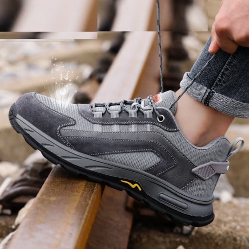 ស្បែកជើងក្បាលដែកបាតដែកសម្រាប់ការងារសំណង់ / Safety Boot For Construction Worker