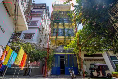 5 Bedroom Townhouse For Rent in Tonle Basak