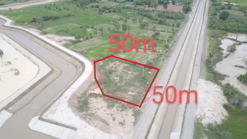 ដីជាប់ប្រឡាយជប៉ុនមានផ្លូវពីមានខាងមុខខាងក្រោយ