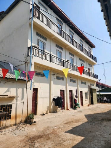 មានបន្ទប់ជួលជាច្រើនបន្ទប់