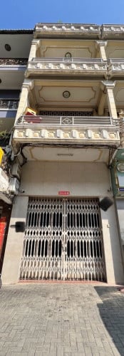 ផ្ទះអាជីវកម្មជួលលើផ្លូវកម្ពុជាក្រោម ក្បែរផ្សារថ្មី