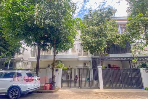 ផ្ទះវីឡាកូនកាត់សម្រាប់លក់ក្នុង បុរីប៉េងហួត បឹងស្នោរ | Peng Huoth Beoung Snor