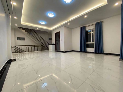 Building for Rent in Toul Tom Poung