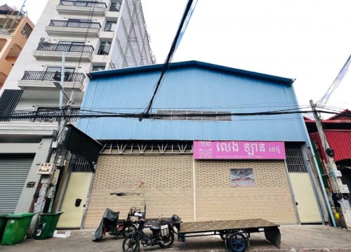 ឃ្លាំងជួល វាលវង់