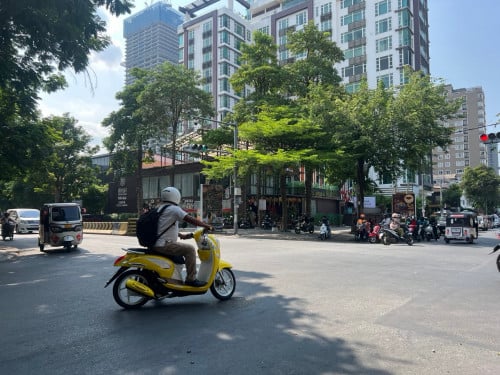 ផ្ទះកែងសម្រាប់លក់នៅបឹងកេងកងទី1/ Corner House for sale in Boeng Keng Kang 1