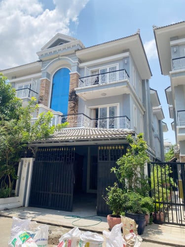 វីឡាភ្លោះសំរាប់ជួលនៅបុរីវិមានភ្នំពេញ ស្ថិតនៅគម្រោង4