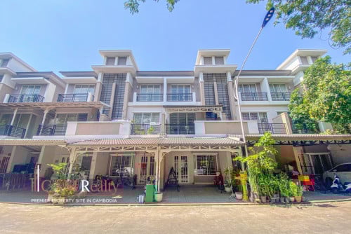 ផ្ទះវីឡាកូនកាត់សម្រាប់លក់ក្នុង បុរីប៉េងហួត បឹងស្នោរ | Peng Huoth Beoung Snor