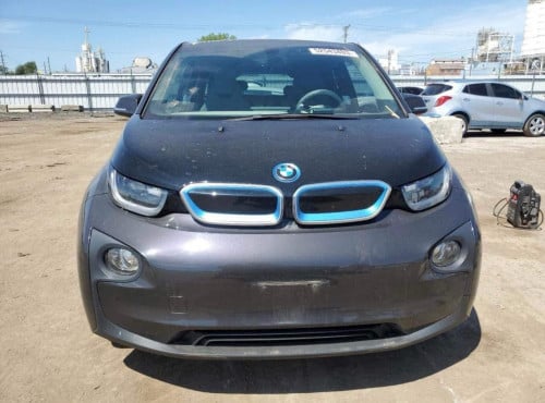BMW i3 សាំង+អគ្គិសនី ឡានស្អាត ឡានក្រដាសពន្ធ តំលៃ 14500$ចចារ
