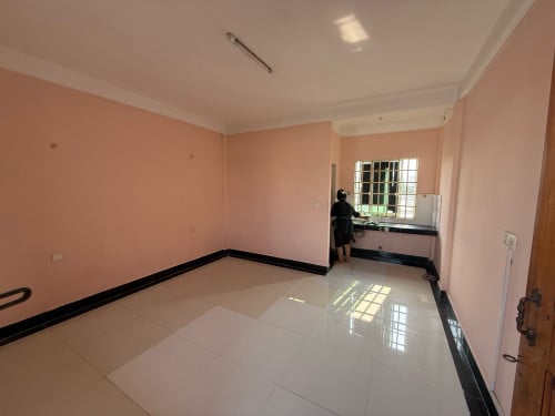 ទឹកថ្លា 85$