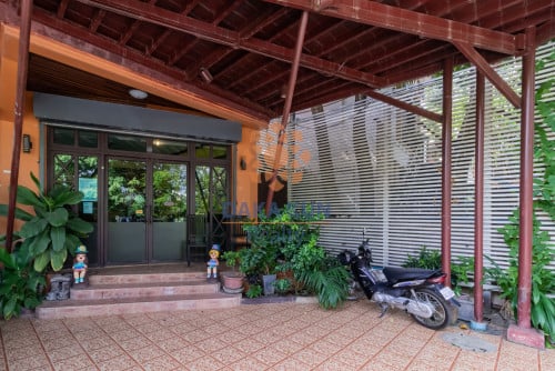 ផ្ទះពាណិជ្ជកម្មលក់ក្នុងក្រុងសៀមរាប-មាត់ស្ទឹង/Commercial House for Sale​​ in Siem Reap City-Riverside