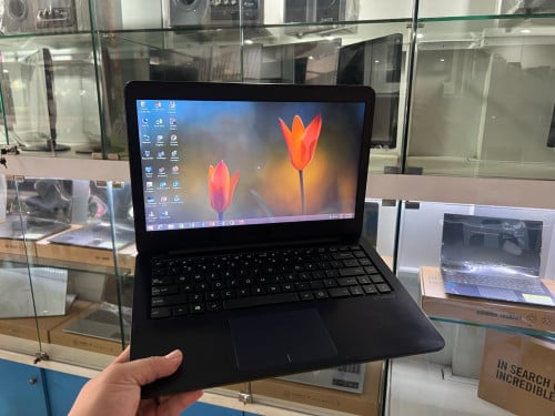 Asus VivoBook E402WA l 4G l Ssd 256G l 14”