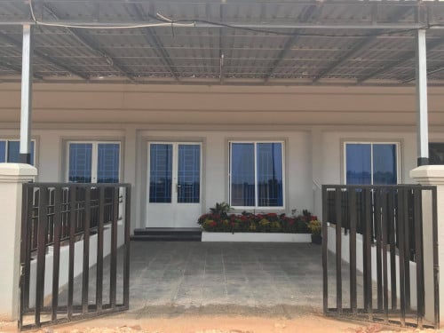 ផ្ទះទំនេរខែ​12-12-2025