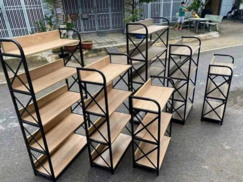 ធ្នើតាំង