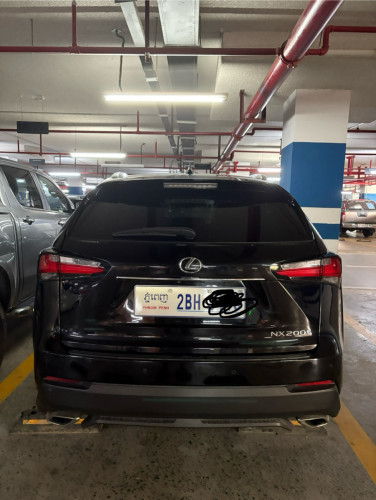 2015 LEXUS NX200t
