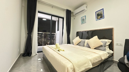 Riverside condo high floor for sale, has monthly income 300$