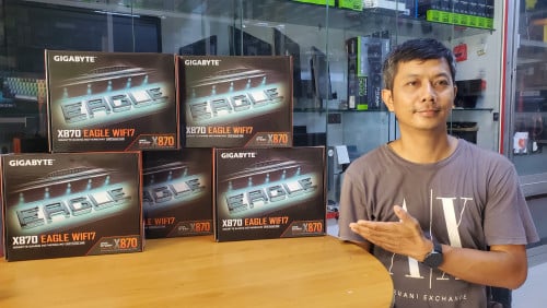 X870 Eagle wifi7 (For CPU RYZEN 9000 AM5 Ram DDR5) New in box with 3 Year warranty