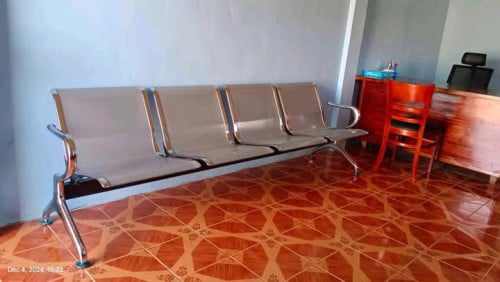 កៅអីរង់ចាំ