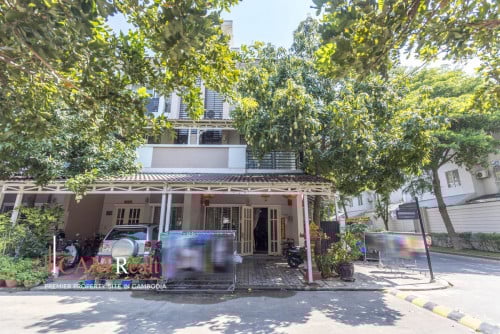 ផ្ទះវីឡាកូនកាត់ LA សម្រាប់លក់ក្នុង បុរីប៉េងហួត បឹងស្នោរ| Peng Huoth Beoung Snor