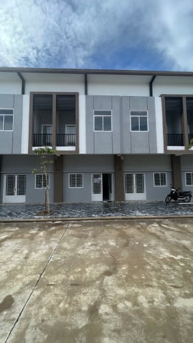 ផ្ទះគួរស្រូវ លក់ប្រញ៉ាប់ ចរចារបាន