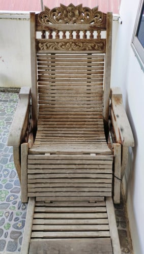 កៅអីផ្អែកធ្វើពីឈឺធ្នង់លាយឈើក្រម