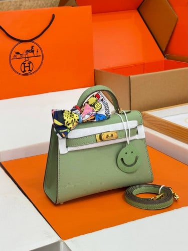 កាបូប​ស្បែក​ box full set