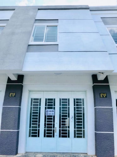 ឈូកវ៉ា1លក់បន្ទាន់ ផ្ទះនៅលើផ្លូវធំ ផ្លូវផ្សារ