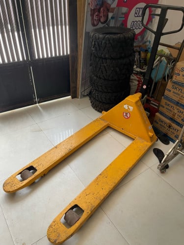 រទេះលើក និងរុញអីវ៉ាន់ 2.5 តោន