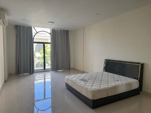 ផ្ទះហ្សបហោស​ បុរីប៉េង​ហួត​ 60ម​ សំរាប់លក់​ មានចំណូលស្រាប់