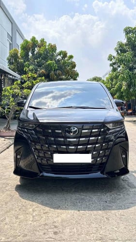 丰田 Alphard 年 2024 年 VIP 大座位出租 天/月/年