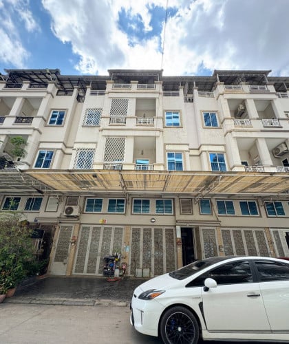 ផ្ទះ​ល្វែង​សម្រាប់​លក់​ ទី​តាំង​នៅ​ជិត​បុរី​កីឡា​ | Flat for sale located near Borey Keila