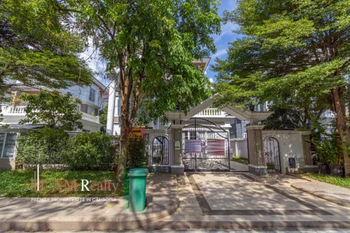 ផ្ទះវីឡាព្រីន​សម្រាប់លក់ ក្នុងបុរីប៉េងហួតបឹងស្នោ