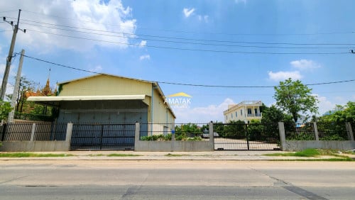 ដីលក់បន្ទាន់លុយលើផ្លូវហាណូយ