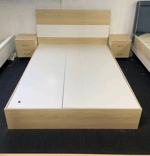 គ្រែឈើប្រអប់