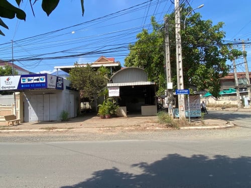 ដីផ្ទះលក់បន្ទាន់ ទីតាំងល្អ មានកន្លែងរកសុីស្រាប់ (កំពង់ចាម)