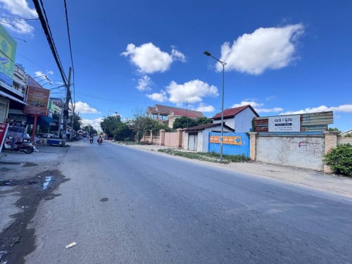 ដីលក់បន្ទន់នៅព្រែកប្រា(1500000$)ចរចាណ៍