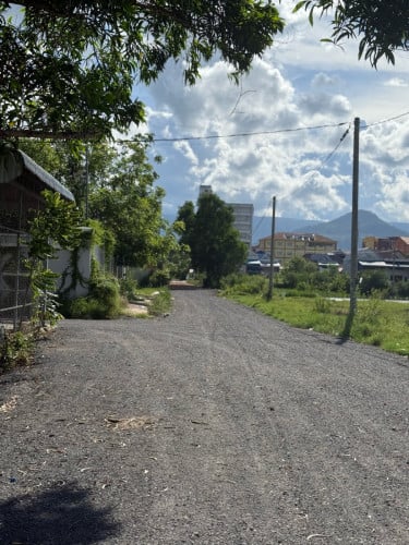 ដីក្រុងកំពតលក់បន្ទាន់ (29x30)